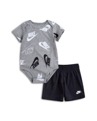 Nike - Grey Shorts Set